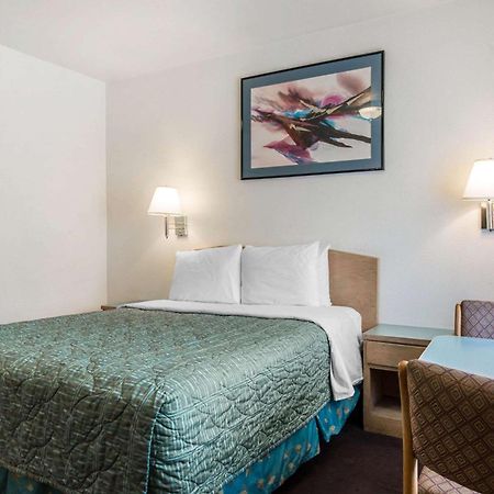 Rodeway Inn Beaumont Exteriör bild