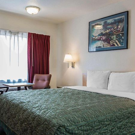 Rodeway Inn Beaumont Exteriör bild